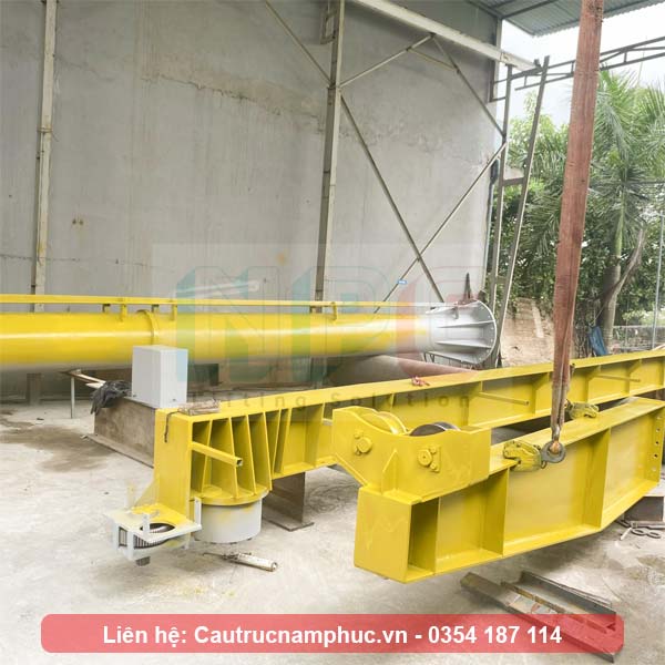 Sơn màu cho cầu trục quay 1 tấn