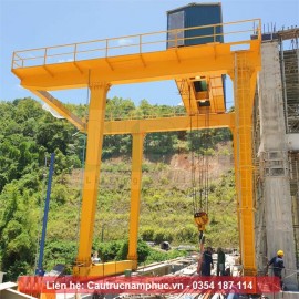 Cổng trục chân dê 30 tấn