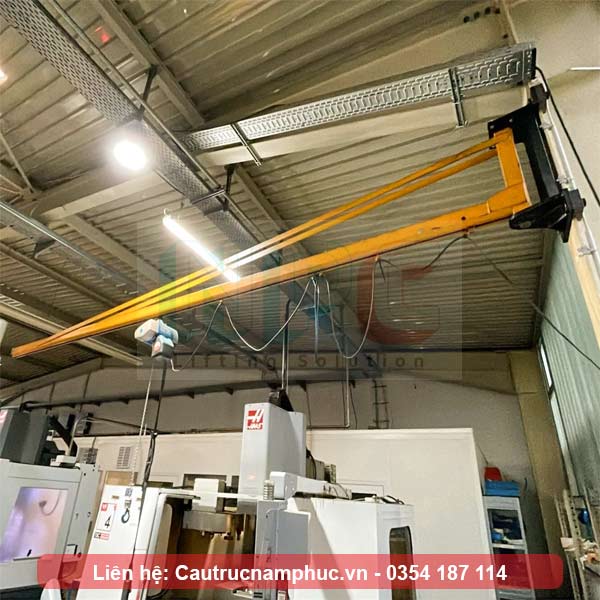 Cầu trục treo tường 2 tấn nâng phôi máy CNC