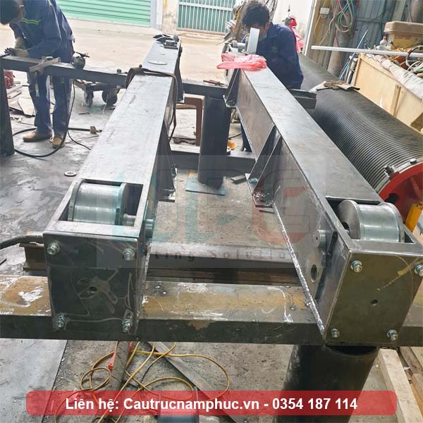 Sản xuất cổng trục bánh lốp