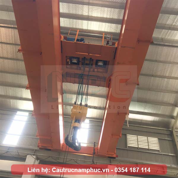 hoàn thiện lắp đặt cầu trục 20 tấn dầm đôi khẩu độ 15 mét