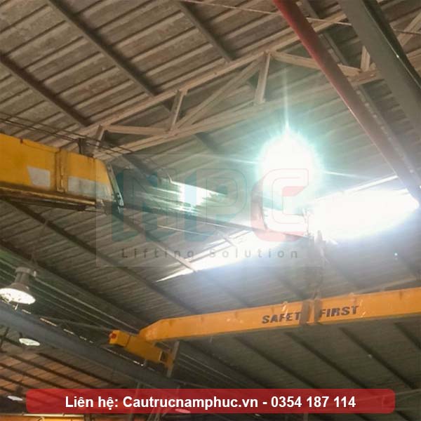 Lắp đặt dầm chính cầu trục dầm đơn tải trọng 1 tấn