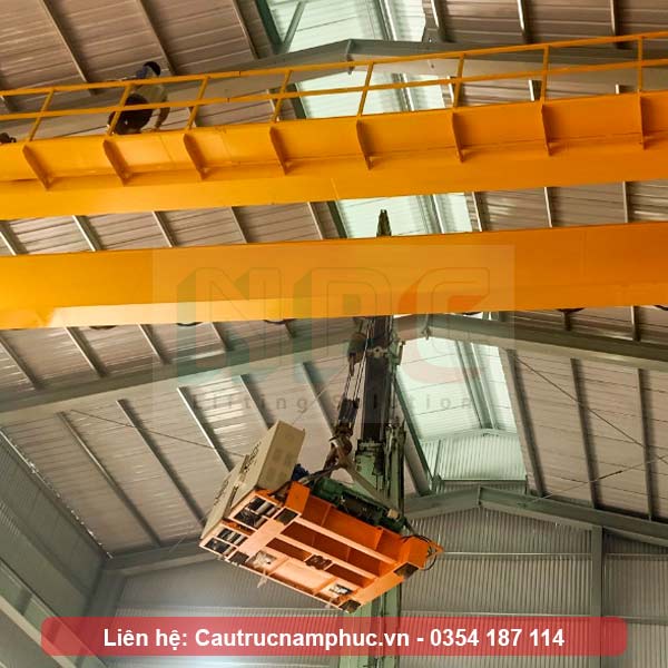 Lắp đặt xe con cho cầu trục 20 tấn dầm đôi