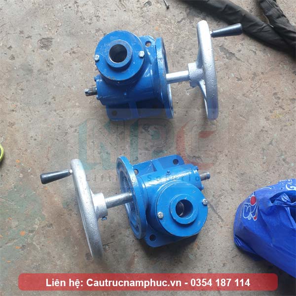 Máy nâng trục vít quay tay