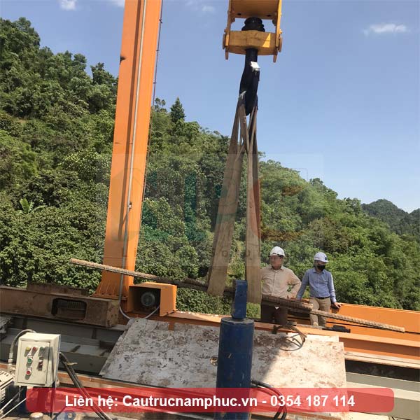 Thử tải cổng trục chân dê 15 tấn