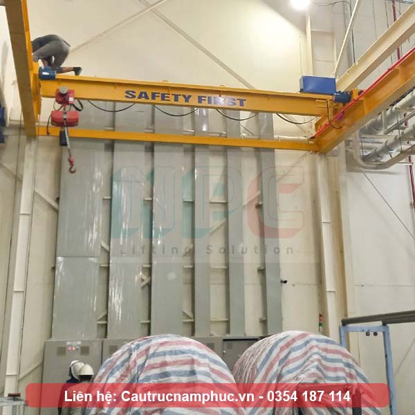 Ứng dụng của cầu trục dầm đơn tải trọng 2 tấn trong sản xuất vải