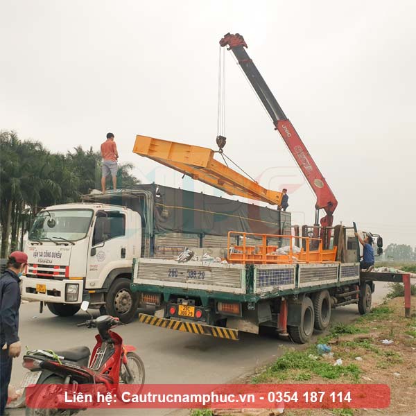 Xe chở cổng trục chân dê 15 tấn