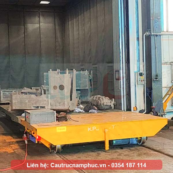 Xe goong 10 tấn hoạt động